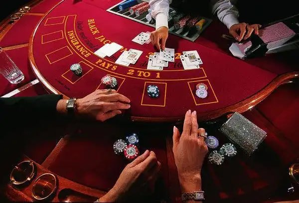 jjjj2d Dragon Tiger ကတ်ဂိမ်း MMK လောင်းကြေးနှင့် VIP Bonus ရရှိသောပုံ